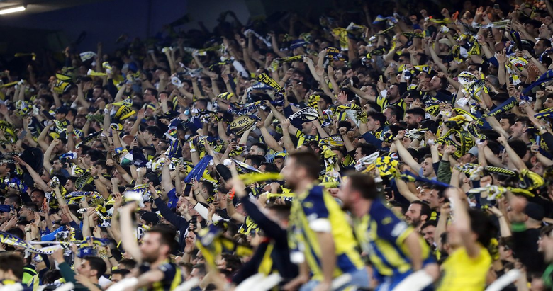 Özbek, ’Askıya aldık’ dedi, Fenerbahçe’den cevap gecikmedi: Sıra bu maçta mı?