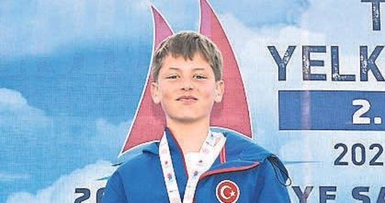 Milli sörfçü Sarp Türkiye şampiyonu