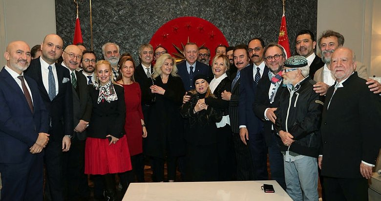 Sanatçılardan Cumhurbaşkanı Erdoğan’a doğum günü sürprizi