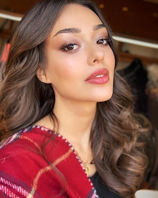 Değişimi olay oldu! Dilan Çiçek Deniz’in son haline beğeni yağdı