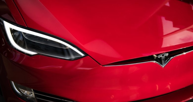 Tesla’ya ’kusurlu otomobil’ davası!