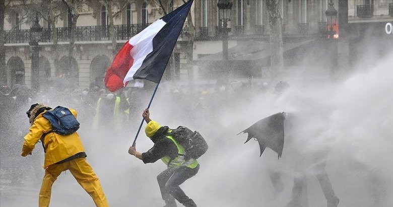 Fransa’da eylemcilere sert ceza öngören yasa tasarısı onaylandı