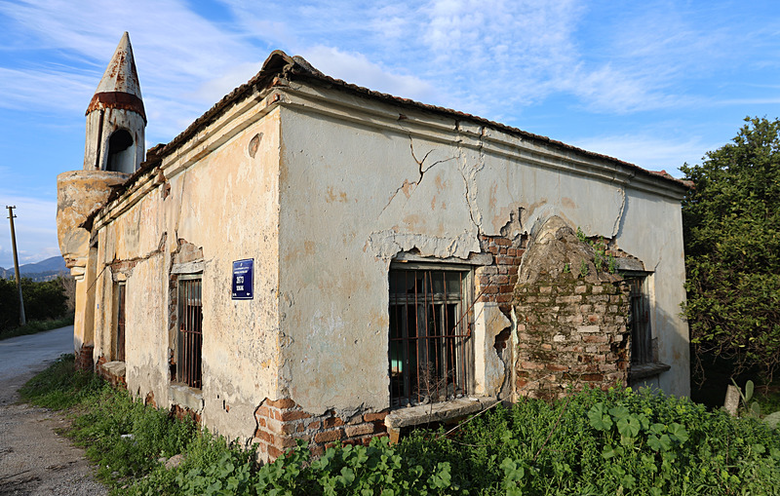 aydinda-asirlik-mescit-yikilmaya-yuz-tuttu-1780397000389.png
