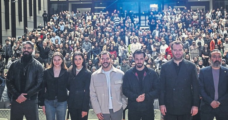 Kuruluş Orhan tam kadro Külliye’de