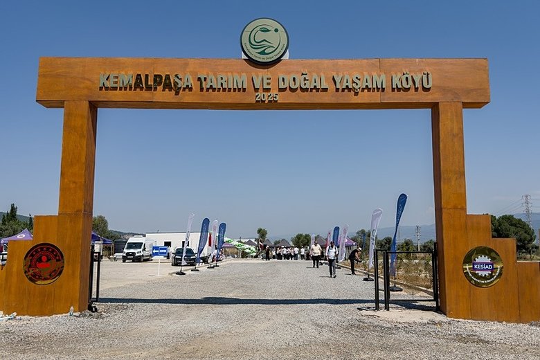 izmirde-cocuklar-icin-sira-disi-proje-cocuklar-ekrani-birakip-topraga-donuyor-1780935704663.jpeg