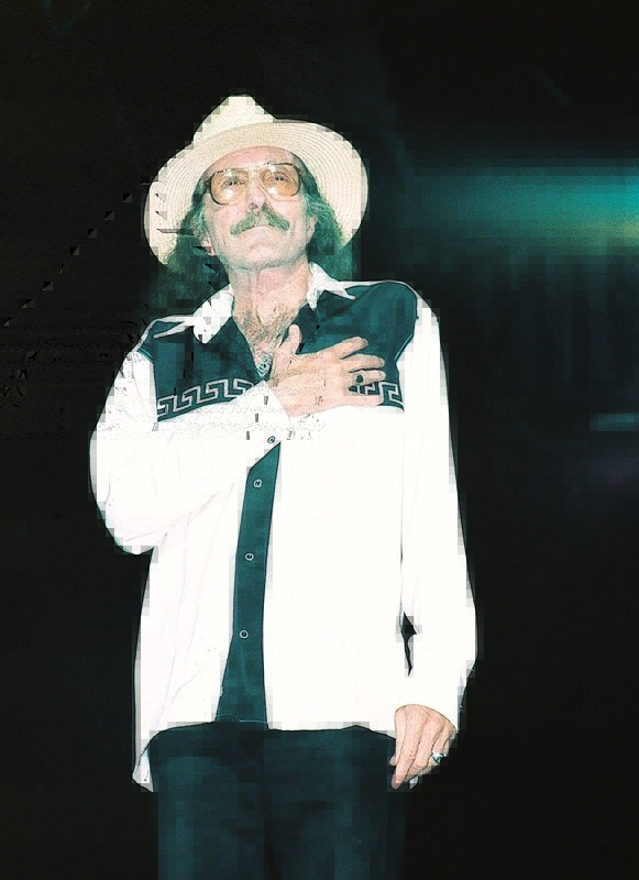 cem karaca vefatinin 15 yilinda aniliyor