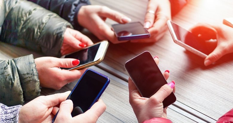 Son dakika: Bakan Uraloğlu duyurdu: Gençlere 10 GB ücretsiz internet vaadi hayata geçiyor