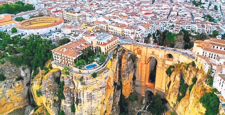 Yüreklere korku salan yükseklerdeki köyler