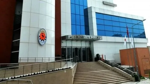 izmirde-tasinmazlari-tek-tek-elden-cikariyordu-bakanlik-devreye-girdi-1782829982313.jpeg