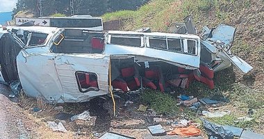 Beton tankeri minibüsü biçti: 9 ölü, 11 yaralı