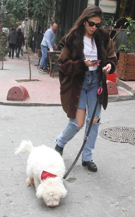 Hakan Sabancı ile adı aşk iddialarına karışan Dilara Aksüyek aşk sorularını yanıtsız bıraktı