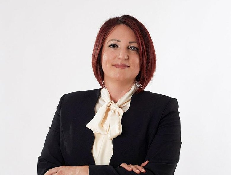 CHP’li Karaburun Belediye Başkanı İlkay Girgin Erdoğan’dan hala kızına mesai kıyağı