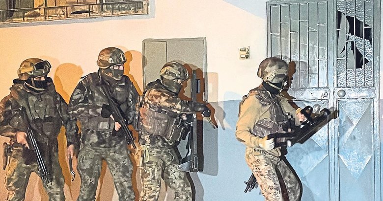 DEAŞ’a şafak operasyonu: Biri Fransız 22 gözaltı