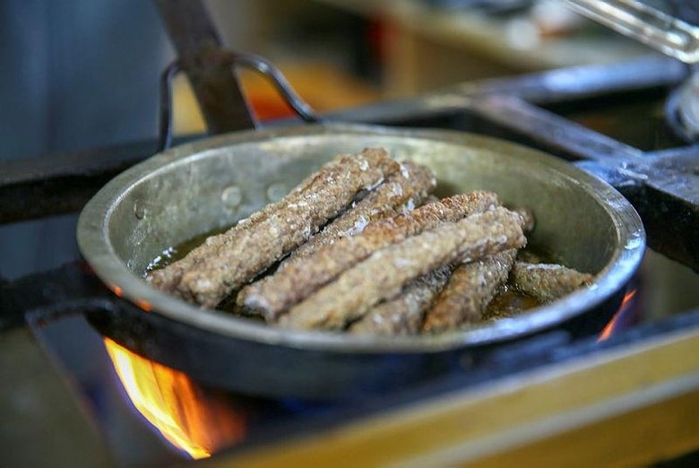 Tire şiş köftesinin lezzeti ülkeye yayılıyor