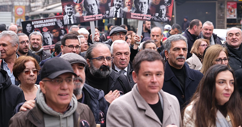 Gazeteci Ugur Mumcu ölümünün 33. yılında anıldı