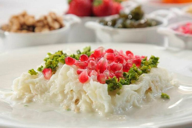 Güllaç nasıl yapılır? Lezzetli güllaç malzemeleri ve tarifi...