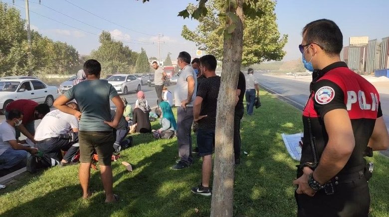 Denizli’de işçi midibüsünün de aralarında bulunduğu zincirleme trafik kazası: 20 yaralı