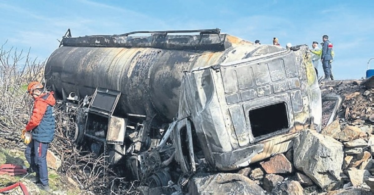 Mazot yüklü tanker alev alev yandı: 1 ölü