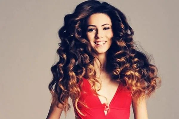 ali-agaoglu-72-yasinda-yeniden-baba-oluyor-kendisinden-36-yas-kucuk-sevgilisine-oyle-bir-hediye-aldi-ki-1781766365484.jpeg
