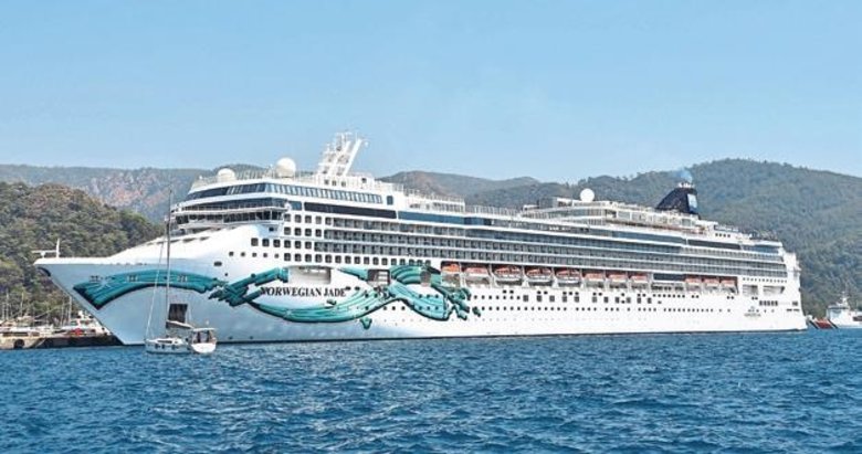 ‘Norwegian Jade’ ile 2 bin 100 turist geldi