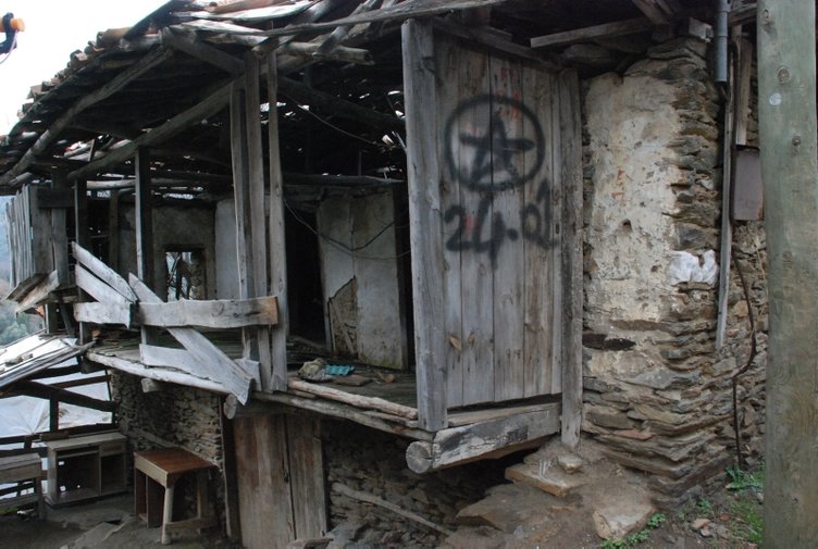 İzmir’in terk edilmiş köyü Lübbey, Youtuber’lardan şikayetçi