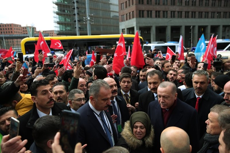 Başkan Erdoğan’a Almanya’da sevgi seli