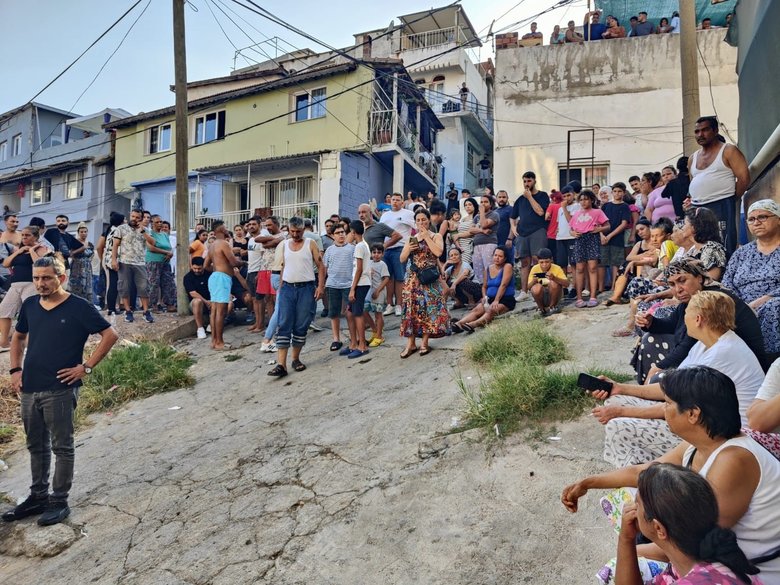 Kuşadası’nda koca dehşeti: Eşine kurşun yağdırdı