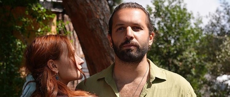 Depremde annesini kaybeden oyuncu duygulandırdı