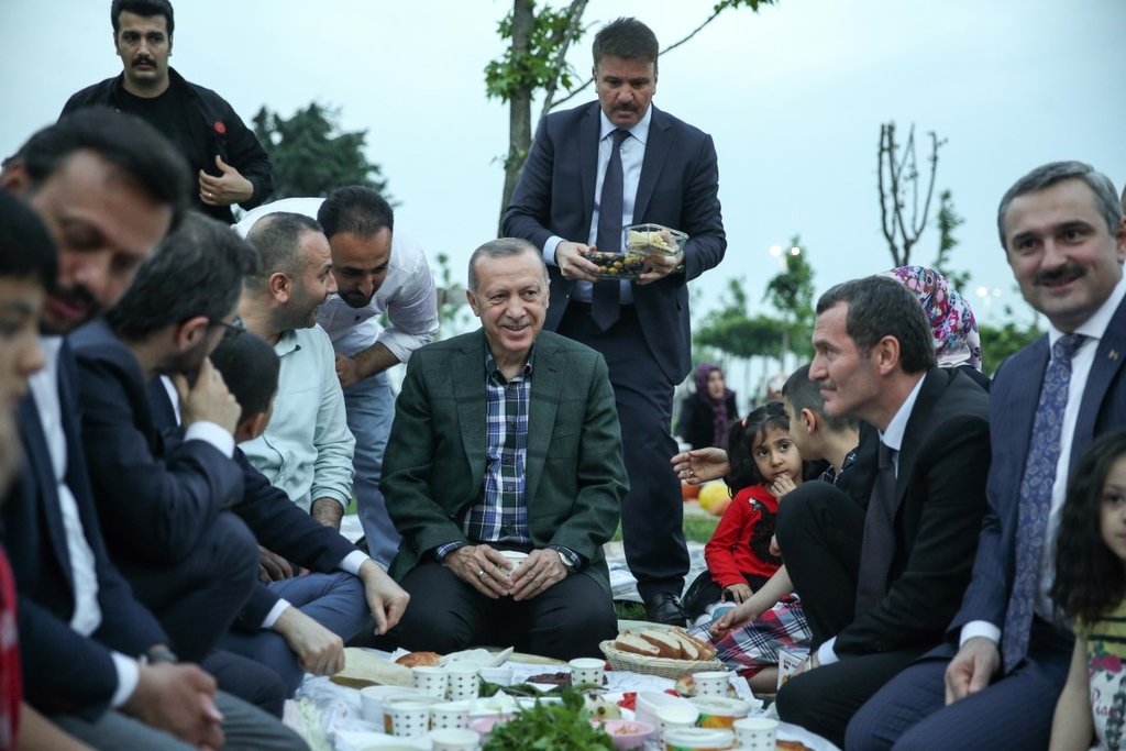 Başkan Erdoğan,sahilde iftar yaptı