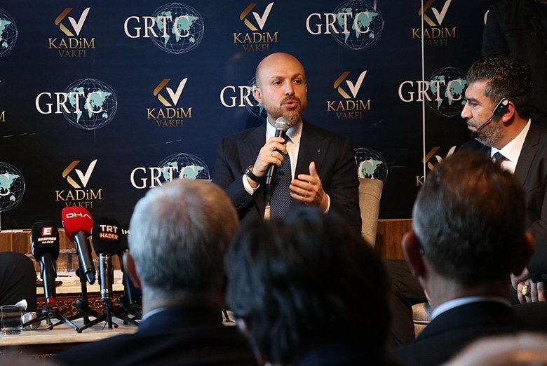 bilal-erdogan-kutahyada-sivil-toplum-kuruluslarinin-rolu-panelinde-konustu-1766179707412.jpeg