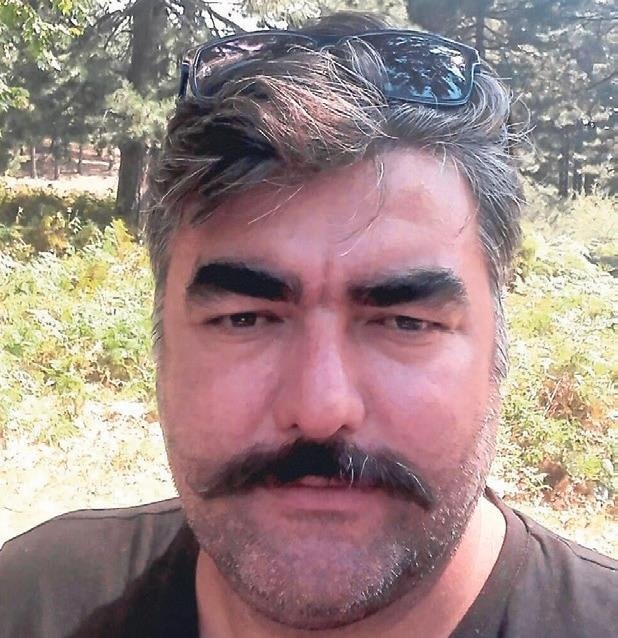 Sivil polis aracı ile otomobil çarpıştı