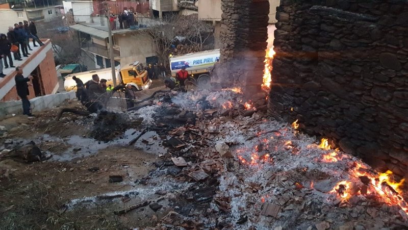 Aydın'da yangın felaketi! Bir evde başlayan yangın ...