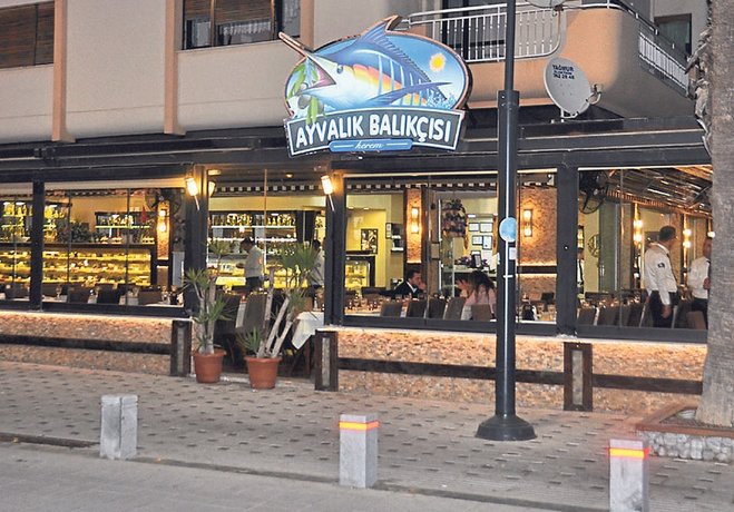 Izmir De Bir Ayvalik Balikcisi Ozel Haberleri