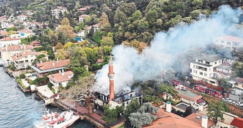 Vaniköy Camii’nde korkutan yangın