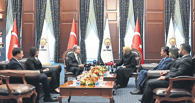 AK Parti Genel Merkezi’nde partiler arası bayramlaşma