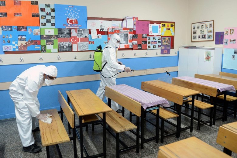 Bilim Kurulu Uyesi Prof Dr Hasan Tezer Den Flas Aciklama Okullar Kapanacak Mi