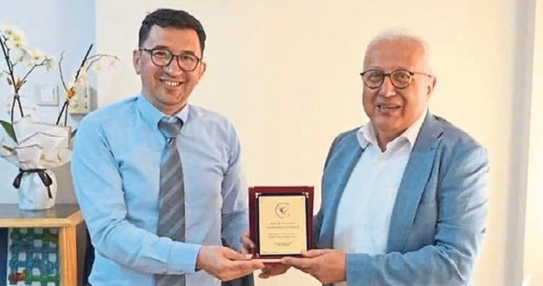 Aydınlı doktordan hastaneye anlamlı bağış