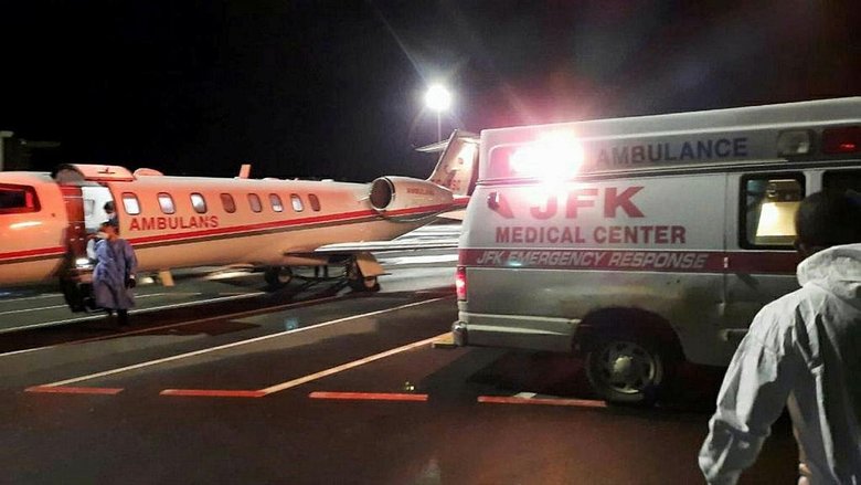 Liberya’da çalışırken sıtma teşhisi konan İzmirli Ersin Akan, ambulans uçakla Türkiye’ye getirildi