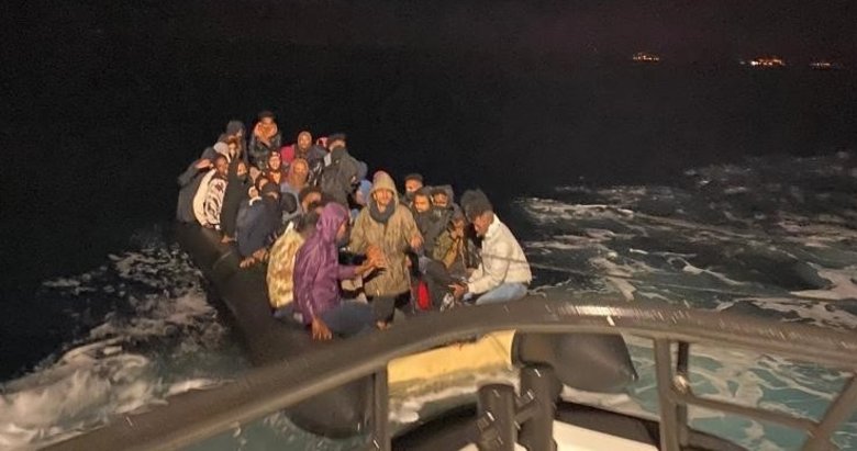 Ölüme terk edilen 106 göçmen İzmir’de kurtarıldı!