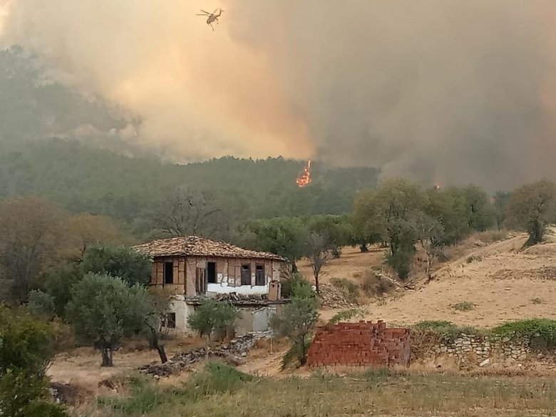 Denizli- Aydın il sınırındaki yangın 4’ncü gününde! Bir köy tahliye ediliyor
