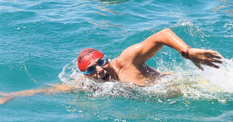 Yaş aldıkça yüzüyorlar, yüzdükçe gençleşiyorlar