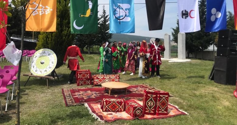 Manyas’ta unutulmaya yüz tutmuş Orta Asya gelenekleri tanıtıldı