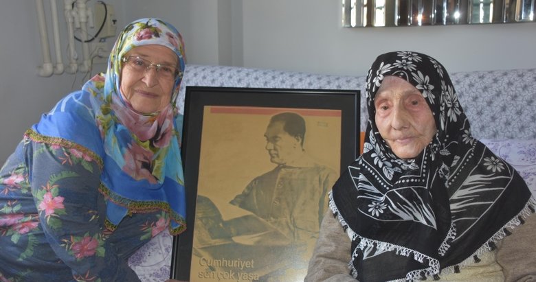 Atiye Teyze Atatürk’ün vefat haberini aldıkları anı gözyaşları ile anlattı