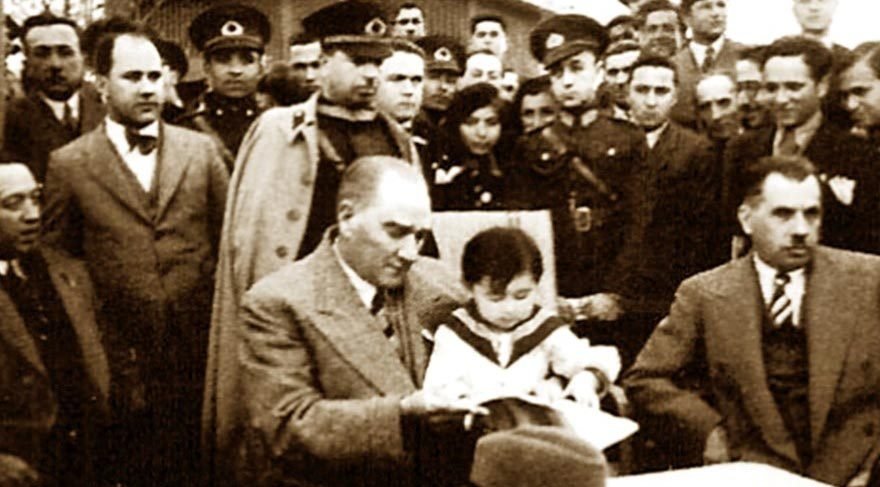 Atatürk’ün hiç görülmemiş fotoğraflarıyla 23 Nisan Çocuk Bayramı! Genelkurmay paylaştı