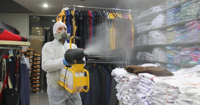 Dezenfektan Yerine Bocek Ilaci Su Sikan Sahte Ilaclamacilara Dikkat Izmir Haberleri