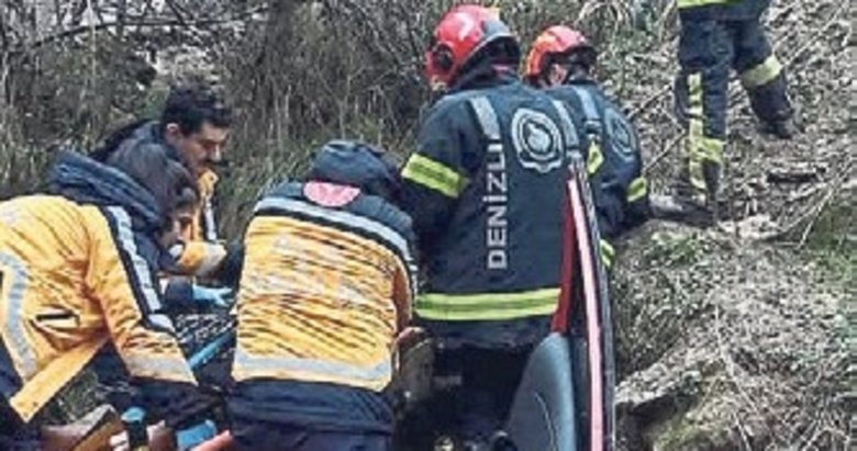 Uçuruma yuvarlanan otomobildeki 5 vatandaş yaralandı
