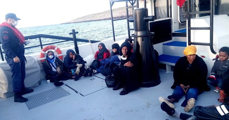Çeşme’deki adaya sığınan göçmenleri Sahil Güvenlik kurtardı