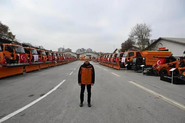 Kara yollarında kar ve buzla mücadele için hazırlıklar tamamlandı