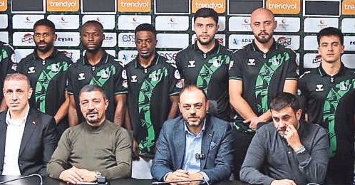 Sakaryaspor’dan son günde 13 isim