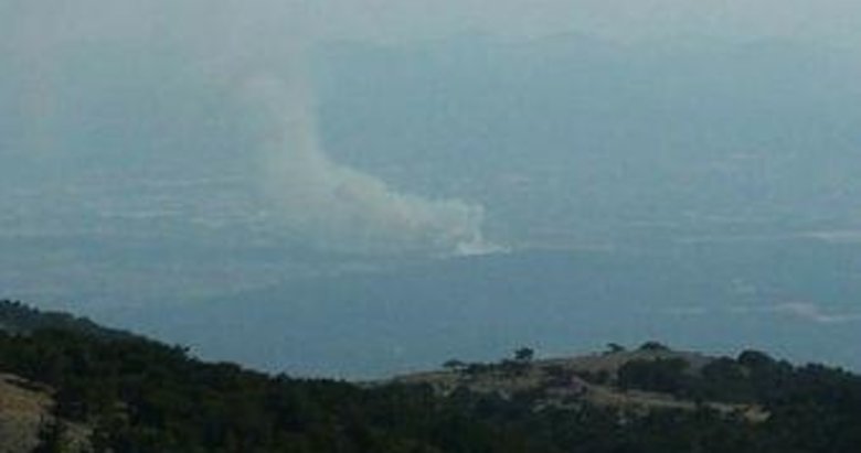 İzmir’de orman yangını! Uçak ve helikopterler havalandı